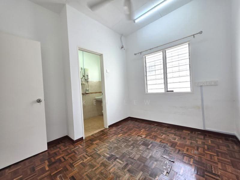 Rumah Teres 2-Tingkat untuk Disewa di Taman Segar Perdana (Cheras) - Ken Lew - Bathroom - PropertyGuru.com.my