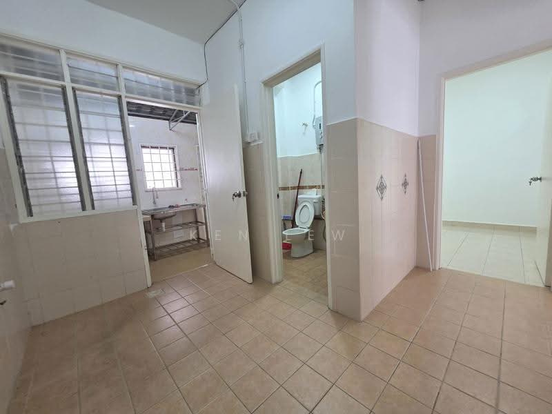 Rumah Teres 2-Tingkat untuk Disewa di Taman Segar Perdana (Cheras) - Ken Lew - Bathroom - PropertyGuru.com.my