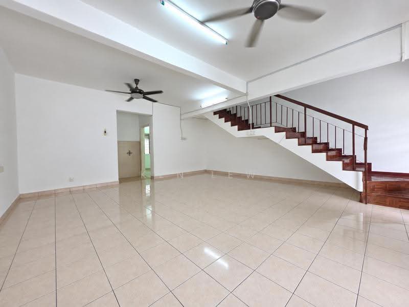 Rumah Teres 2-Tingkat untuk Disewa di Taman Segar Perdana (Cheras) - Ken Lew - Living Room - PropertyGuru.com.my