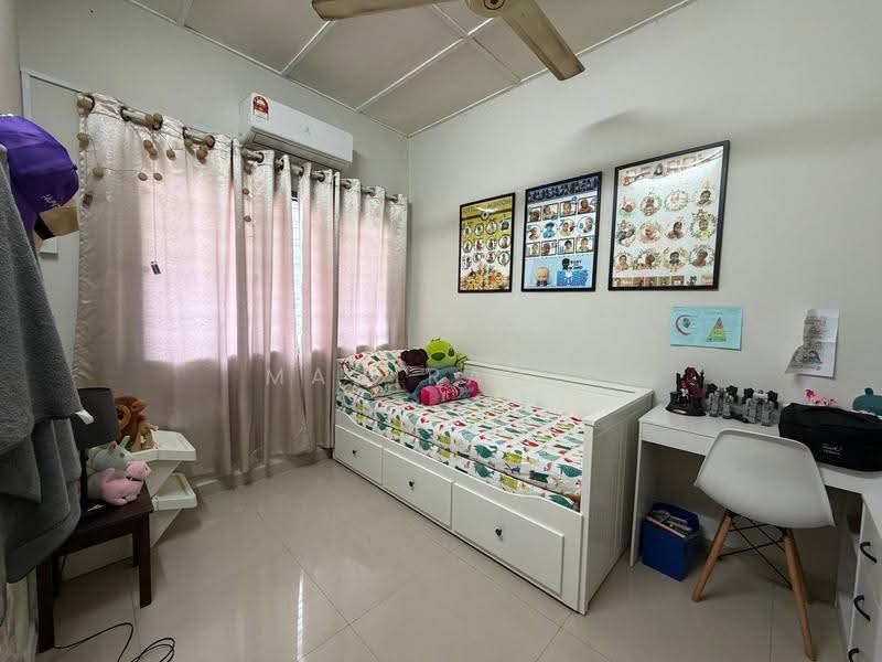 2-storey Terraced House for Sale in Saujana Impian (Kajang) - Mahirah . - Bedroom - PropertyGuru.com.my