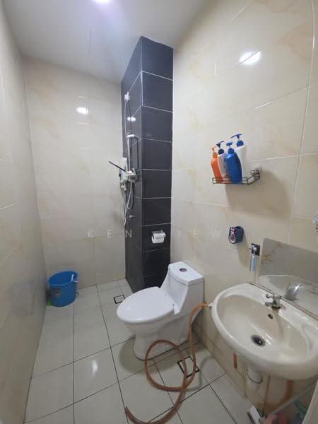 Kediaman Servis untuk Dijual di D'carlton (Residensi Seri Mega) - Ken Liew - Bathroom - PropertyGuru.com.my