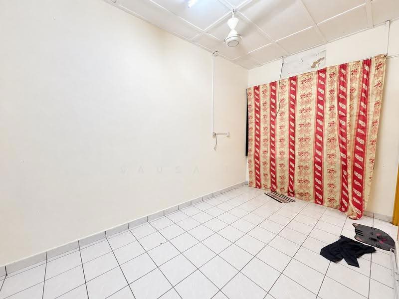 1-storey Terraced House for Rent in Taman Munshi Ibrahim (Tampoi) - Sausa Lee - Interior - PropertyGuru.com.my