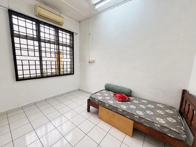 1-storey Terraced House for Rent in Taman Munshi Ibrahim (Tampoi) - Sausa Lee - PropertyGuru.com.my