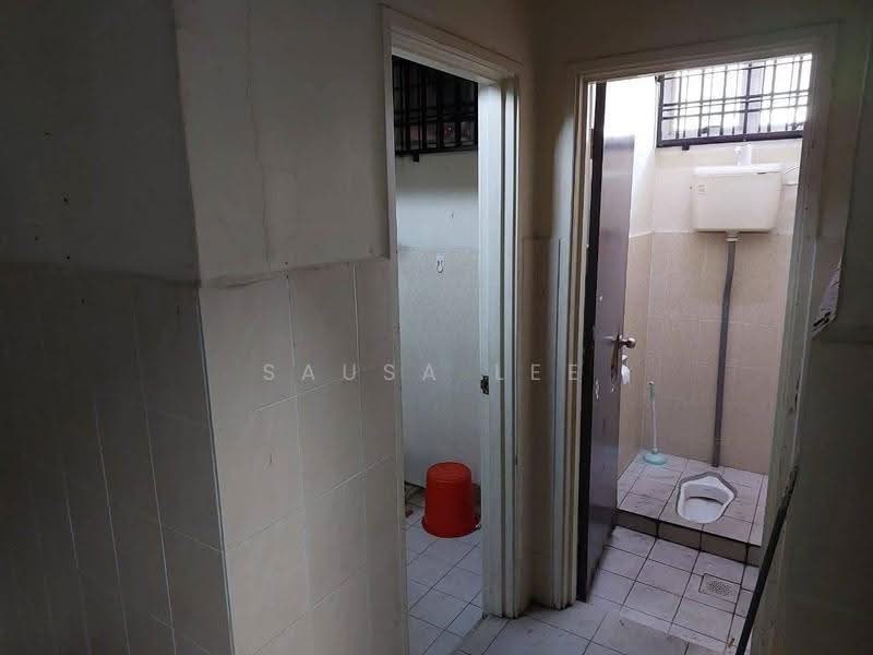 Shop for Rent in Taman Nusa Jaya Mas (Iskandar Puteri (Nusajaya)) - Sausa Lee - Bathroom - PropertyGuru.com.my