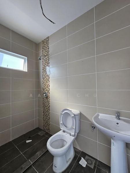 Semi-Detached House for Sale in Penampang (Sabah) - Aaron Chu - Bathroom - PropertyGuru.com.my
