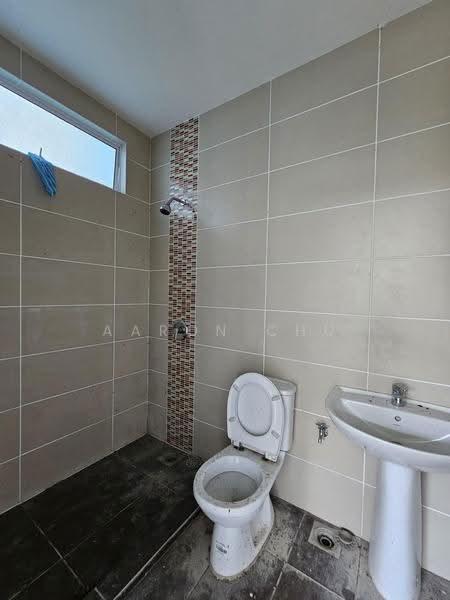 Semi-Detached House for Sale in Penampang (Sabah) - Aaron Chu - Bathroom - PropertyGuru.com.my