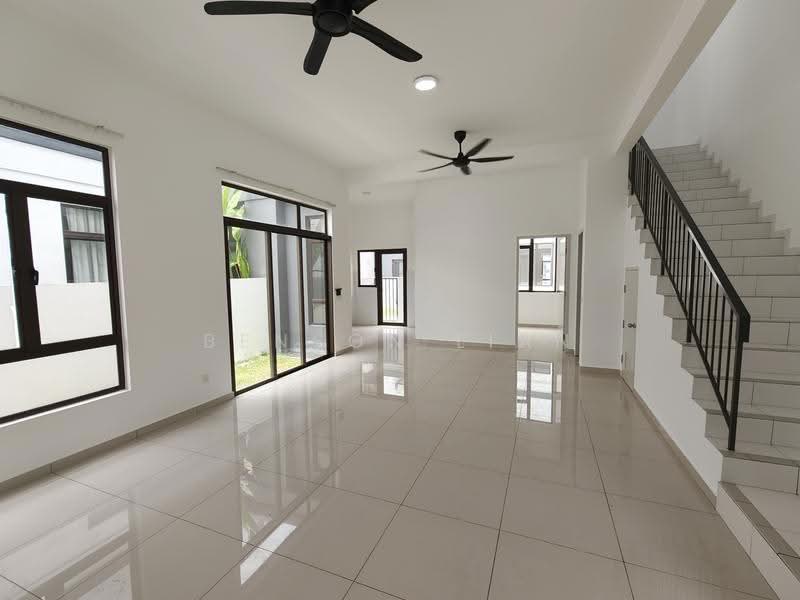 Rumah Teres untuk Dijual di Eco Grandeur (Puncak Alam) - Benson Lian - Living Room - PropertyGuru.com.my