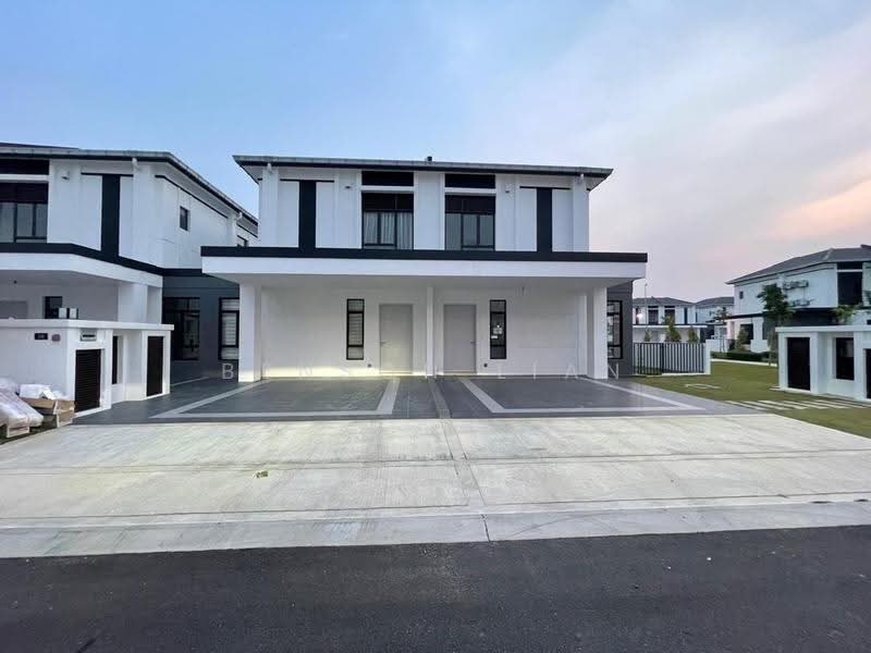 Rumah Teres untuk Dijual di Eco Grandeur (Puncak Alam) - Benson Lian - Exterior - PropertyGuru.com.my