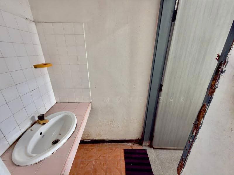 Flat for Sale at Taman Sri Muda - Danial Mohd Zaki - PropertyGuru.com.my