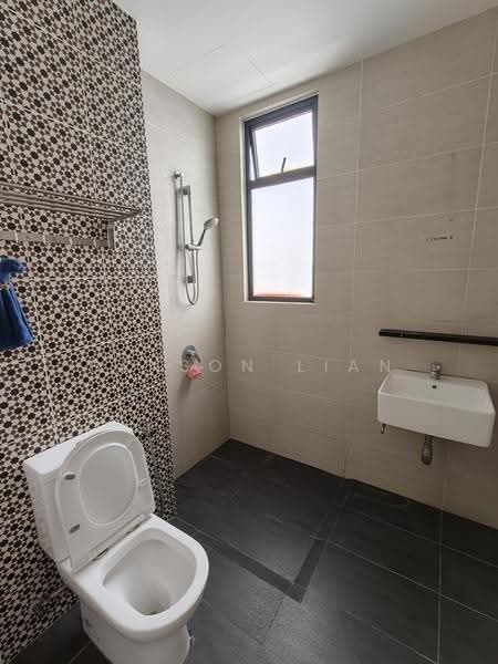 Bungalow House for Rent in Kuala Selangor (Selangor) - Benson Lian - Bathroom - PropertyGuru.com.my
