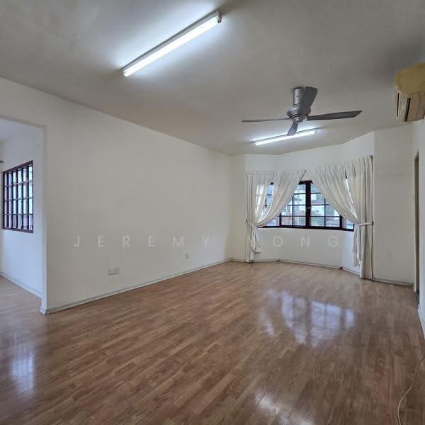 3-storey Terraced House for Sale in Taman Cheras Hartamas (Cheras) - Jeremy Yong - Living Room - PropertyGuru.com.my