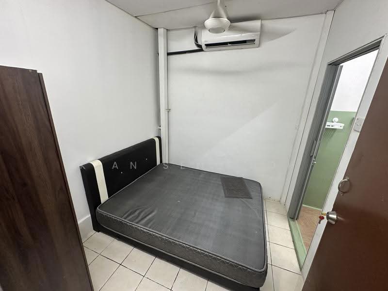 Kedai / Pejabat untuk Disewa di Taman Serene (Johor Bahru) - Kian Seng Goh - Bedroom - PropertyGuru.com.my