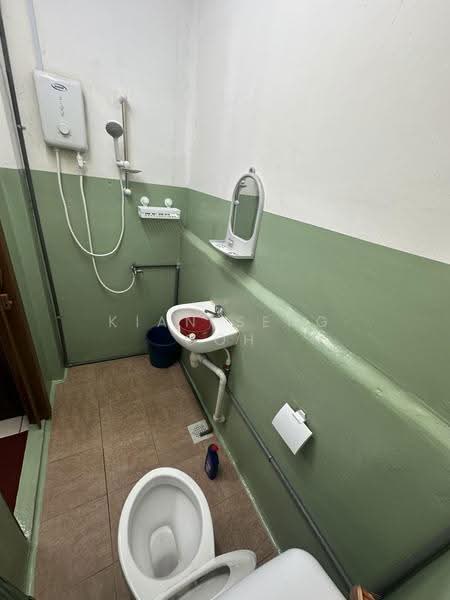 Kedai / Pejabat untuk Disewa di Taman Serene (Johor Bahru) - Kian Seng Goh - Bathroom - PropertyGuru.com.my