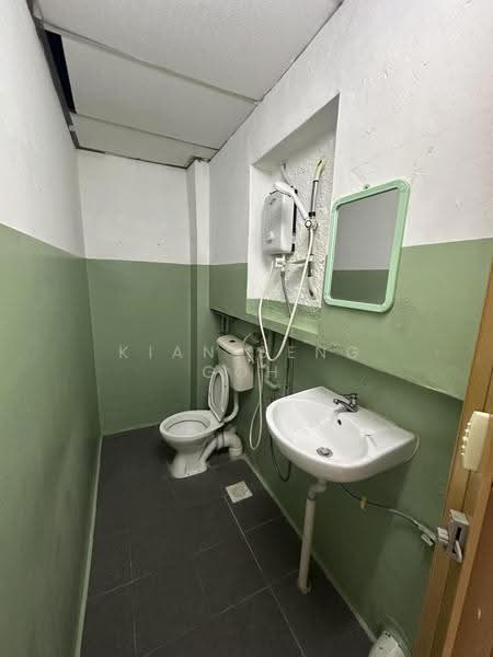 Kedai / Pejabat untuk Disewa di Taman Serene (Johor Bahru) - Kian Seng Goh - Bathroom - PropertyGuru.com.my