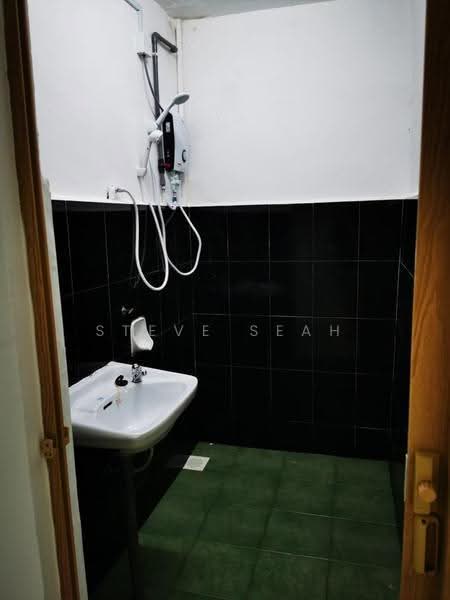 Rumah Teres 1-Tingkat untuk Disewa di Taman Sri Skudai (Skudai) - Steve Seah - Bathroom - PropertyGuru.com.my