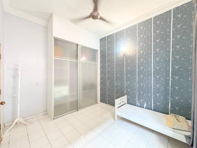 Semi-Detached House for Sale in Seksyen 7 (Shah Alam) - Adzura Zamedin - Bedroom - PropertyGuru.com.my