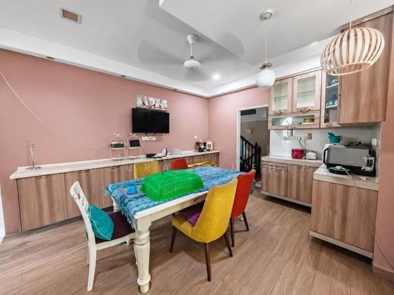 Rumah Banglo untuk Dijual di Seksyen 3 (Bangi) - Adzura Zamedin - Dining Room - PropertyGuru.com.my