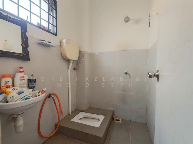Rumah Teres 1-Tingkat untuk Dijual di Kampung Sementa (Kapar) - Mohd Hazlan bin Mohd Sopi - Bathroom - PropertyGuru.com.my