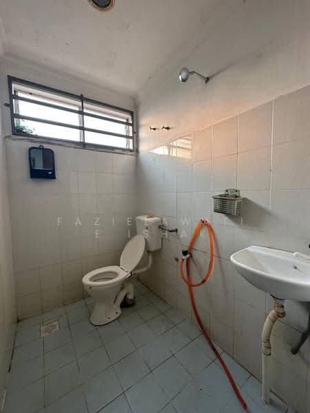 2-storey Terraced House for Sale in Binjai (Terengganu) - Fazielawatie Ishak - Bathroom - PropertyGuru.com.my