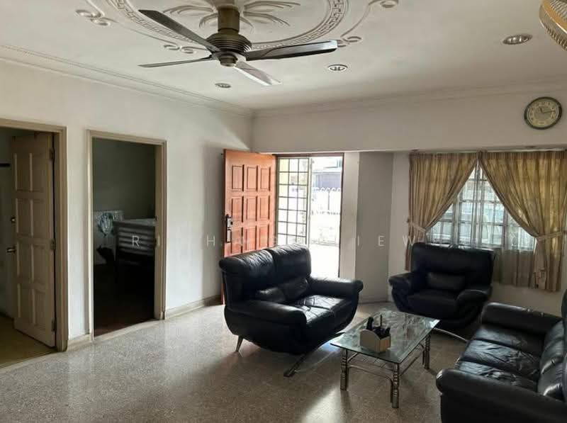 Rumah Teres 1-Tingkat untuk Dijual di Sea Park (Petaling Jaya) - Richard Liew - Living Room - PropertyGuru.com.my