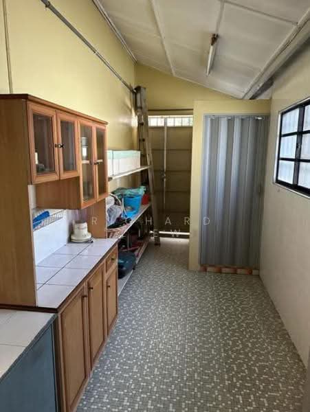 Rumah Teres 1-Tingkat untuk Dijual di Sea Park (Petaling Jaya) - Richard Liew - Kitchen - PropertyGuru.com.my