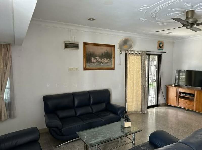 Rumah Teres 1-Tingkat untuk Dijual di Sea Park (Petaling Jaya) - Richard Liew - Living Room - PropertyGuru.com.my