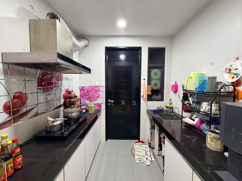 Semi-Detached House for Sale in Taman Hui Sing (Kuching) - Nicholas Tan - Kitchen - PropertyGuru.com.my
