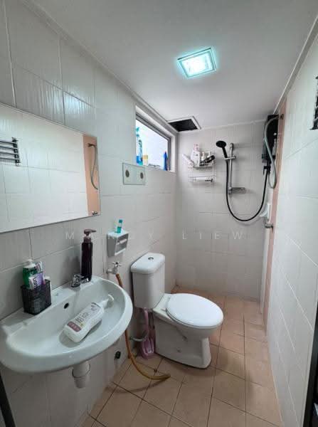Townhouse for Sale in Rawang (Selangor) - Mandy Liew - Bathroom - PropertyGuru.com.my