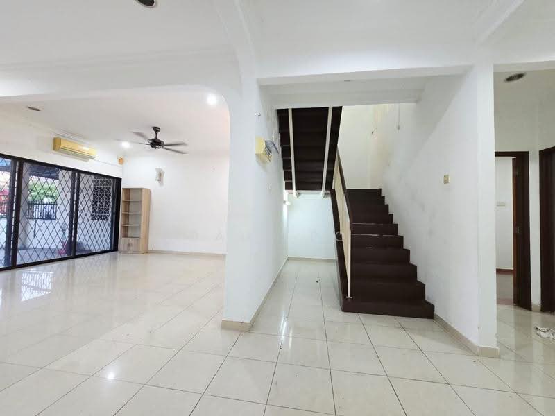 Rumah Teres 2-Tingkat untuk Disewa di Taman Midah (Cheras) - Paul Po - Living Room - PropertyGuru.com.my