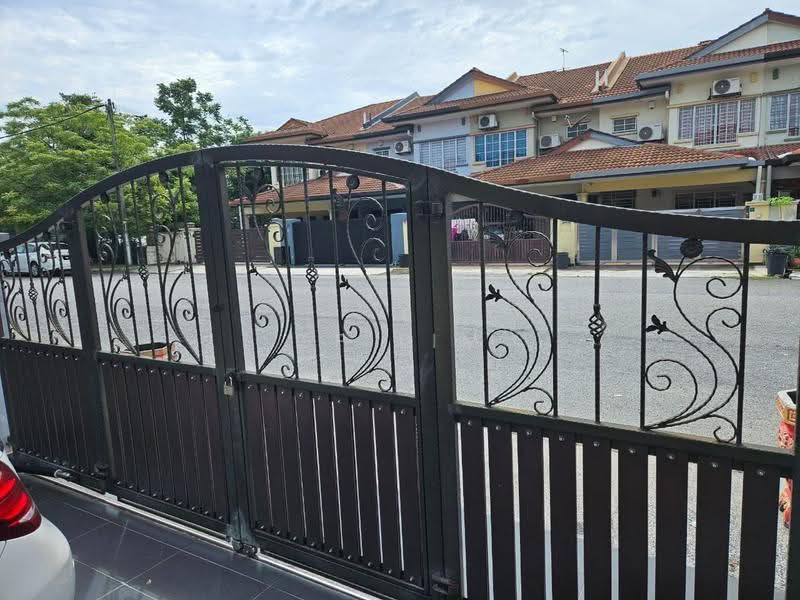 2-storey Terraced House for Sale in Bandar Bukit Tinggi 2 (Klang) - GP Lim - Exterior - PropertyGuru.com.my