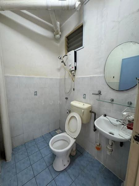 Apartment for Rent at Villa Krystal @ Bandar Selesa Jaya - Sun Yap - Bathroom - PropertyGuru.com.my