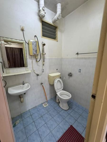 Apartment for Rent at Villa Krystal @ Bandar Selesa Jaya - Sun Yap - Bathroom - PropertyGuru.com.my