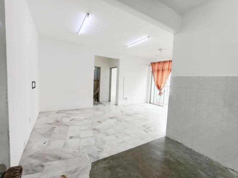 Pangsapuri untuk Disewa di Kiambang Apartment - Stanley Ooi - Living Room - PropertyGuru.com.my