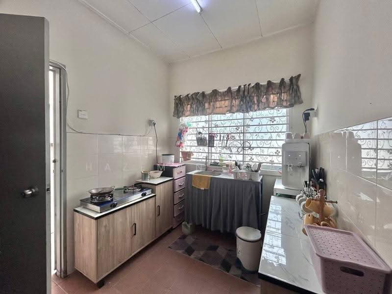 Rumah Teres 1-Tingkat untuk Dijual di Bandar Putera 2 (Klang) - Hazeman Omar - Kitchen - PropertyGuru.com.my