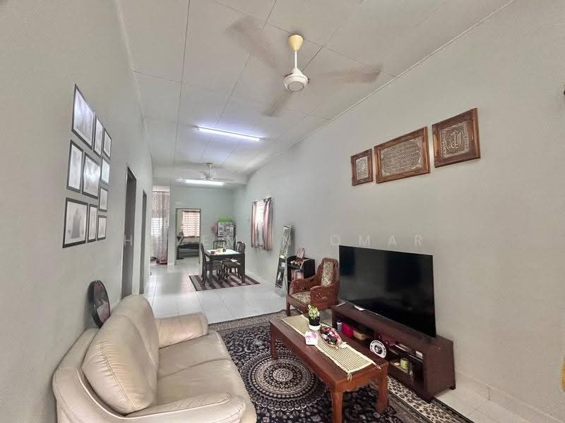 Rumah Teres 1-Tingkat untuk Dijual di Bandar Putera 2 (Klang) - Hazeman Omar - Living Room - PropertyGuru.com.my
