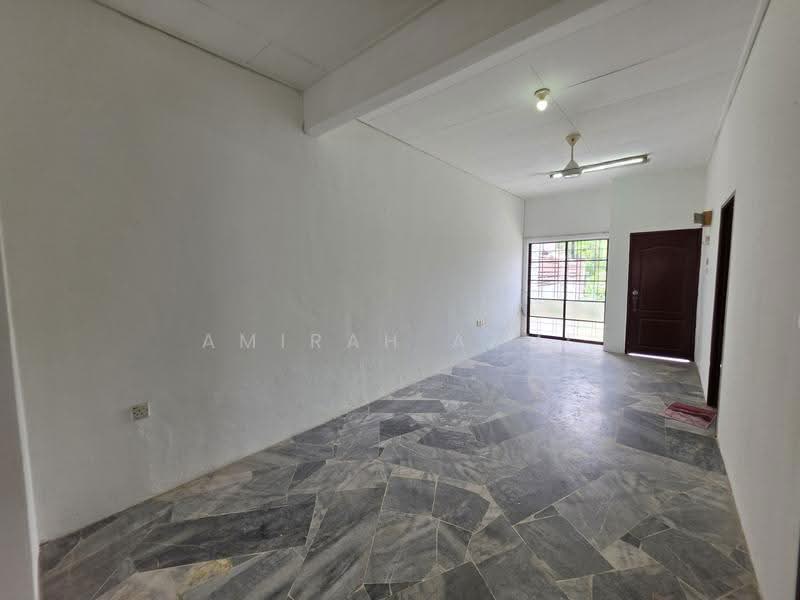1-storey Terraced House for Sale in Rawang (Selangor) - Amirah Azmi - PropertyGuru.com.my