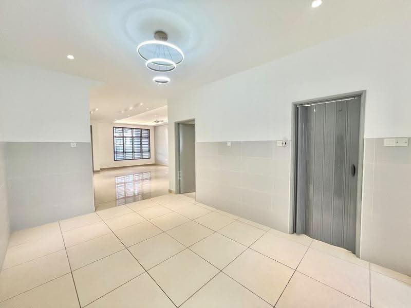 2-storey Terraced House for Sale in Taman Pulai Hijauan (Skudai) - Daniel Yong - Corridor - PropertyGuru.com.my
