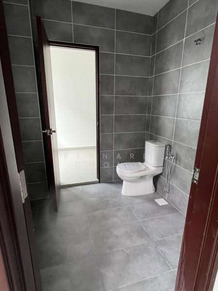 Rumah Teres 3-Tingkat untuk Dijual di Batu 9 (Cheras) - Bernard Chong - Bathroom - PropertyGuru.com.my