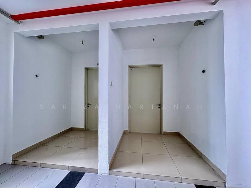 Kondominium untuk Disewa di Topaz Residence - Sariza Hartanah - Corridor - PropertyGuru.com.my