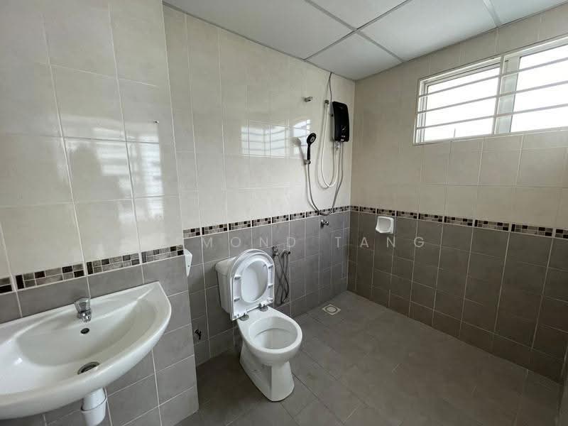 Condominium for Sale at Selayang Point - Desmond Tang - Bathroom - PropertyGuru.com.my