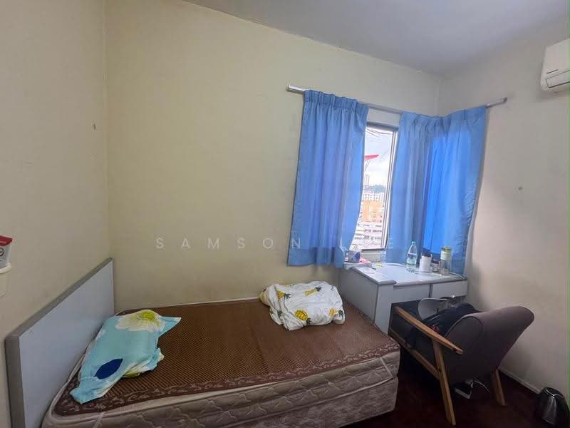 Kondominium untuk Dijual di University Tower - Samson Lee - Bedroom - PropertyGuru.com.my
