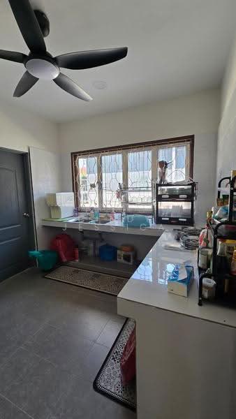 Bungalow House for Sale in Taman Ampang Utama (Ampang) - Cindy Jessica - Kitchen - PropertyGuru.com.my