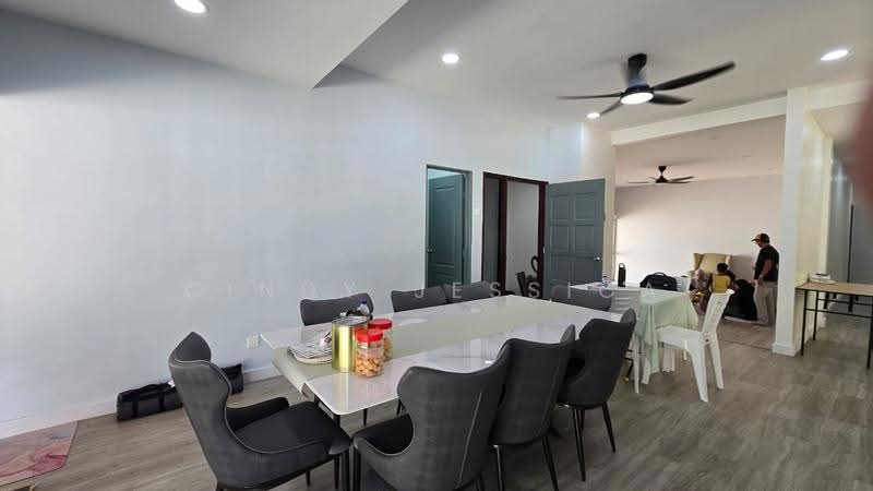 Bungalow House for Sale in Taman Ampang Utama (Ampang) - Cindy Jessica - Dining Room - PropertyGuru.com.my