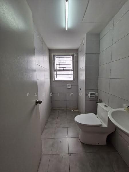 Service Residence for Sale at Residensi Sutera 7 - Fazri Omar - Bathroom - PropertyGuru.com.my