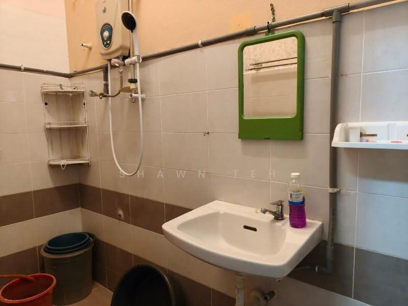 1-storey Terraced House for Sale in Taman Malim Jaya (Bachang) - Shawn Teh - Bathroom - PropertyGuru.com.my