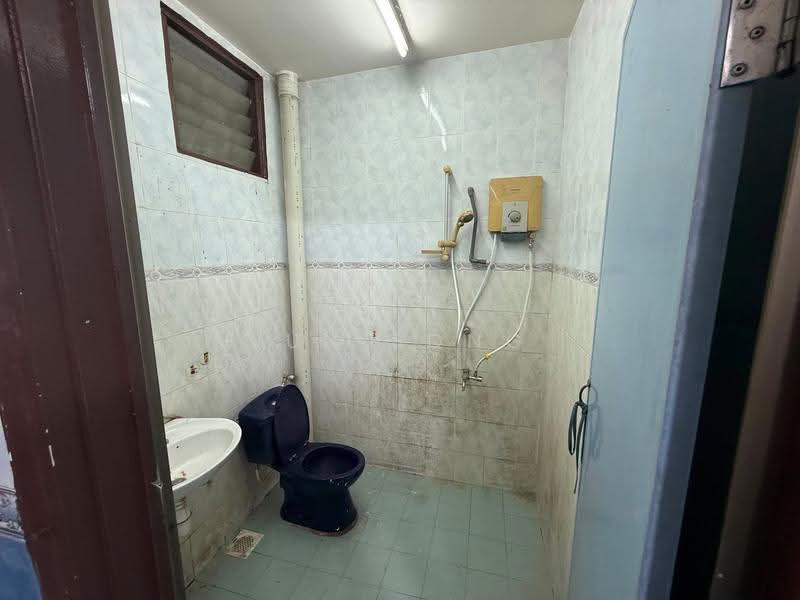 Rumah Teres 2-Tingkat untuk Disewa di Skudai (Johor) - Jun Song - Bathroom - PropertyGuru.com.my