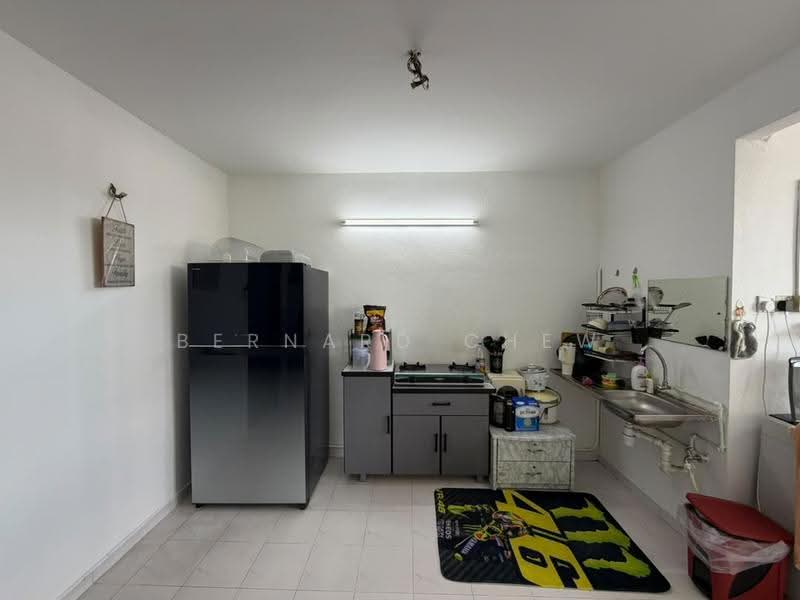 Rumah Flat untuk Dijual di Taman Lip Sin Block 6 - Bernard Chew - Kitchen - PropertyGuru.com.my