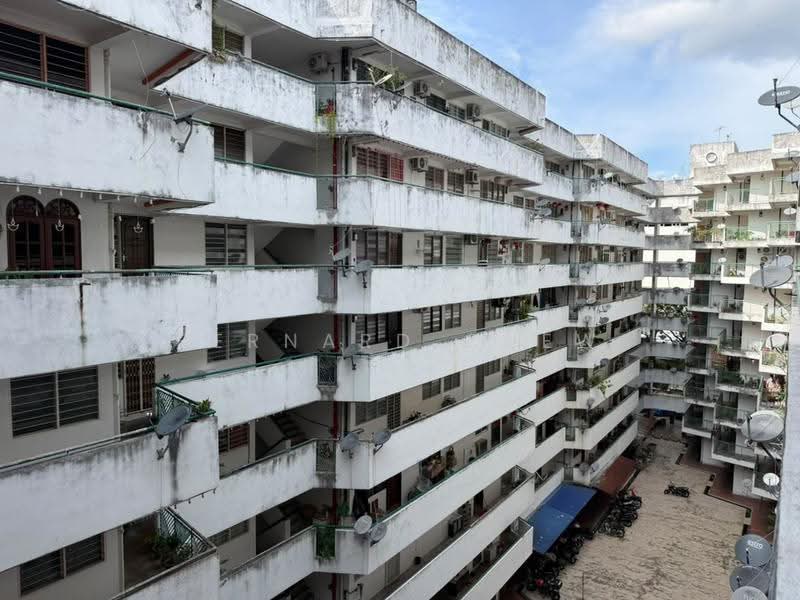 Rumah Flat untuk Dijual di Taman Lip Sin Block 6 - Bernard Chew - Exterior - PropertyGuru.com.my