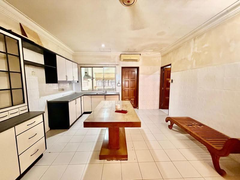 2-storey Terraced House for Sale in Taman Tun Dr Ismail (Kuala Lumpur) - Yin Peng . - Kitchen - PropertyGuru.com.my