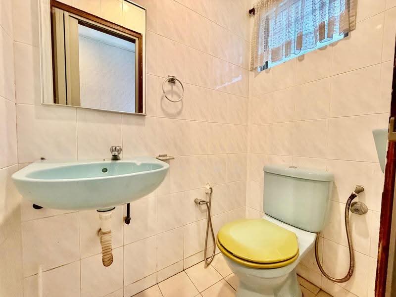 2-storey Terraced House for Sale in Taman Tun Dr Ismail (Kuala Lumpur) - Yin Peng . - Bathroom - PropertyGuru.com.my